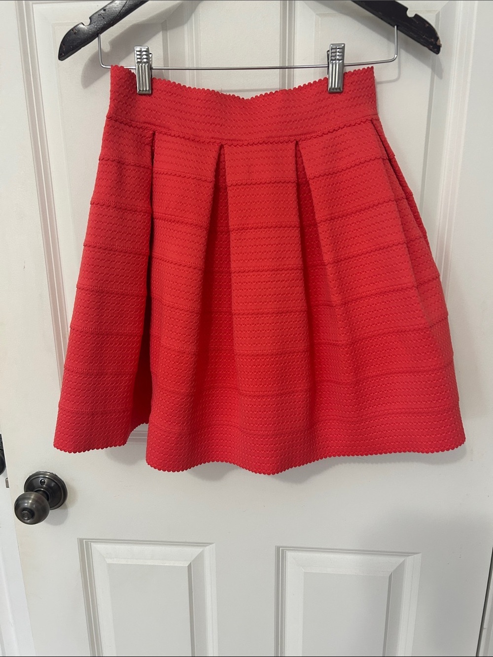 Express Textured Circle Skirt size small coral pink